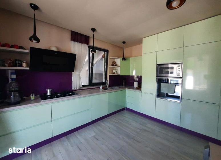 Casă cu 5 camere cu Teren 3001 Mp în Central