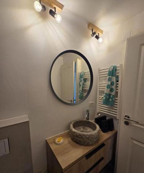 Apartament cu 2 camere decomandat, mobilat în Vitan