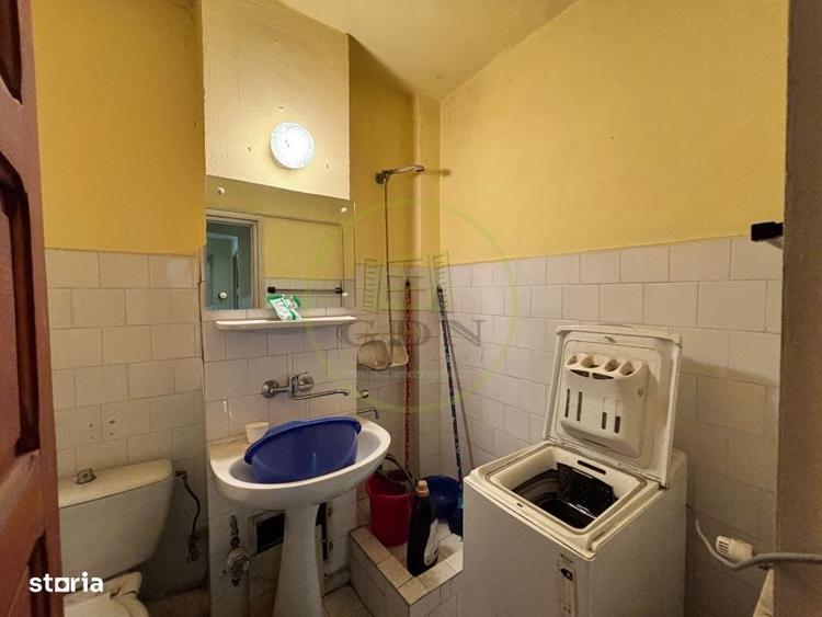 Apartament cu 3 camere decomandat în Calea București