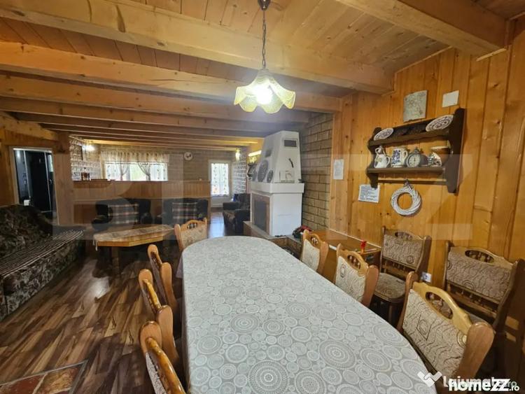Casă cu 5 camere cu Teren 250 Mp în Tău