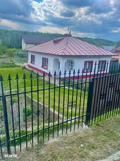 Casă cu 3 camere cu Teren 1366 Mp în Mărgineni