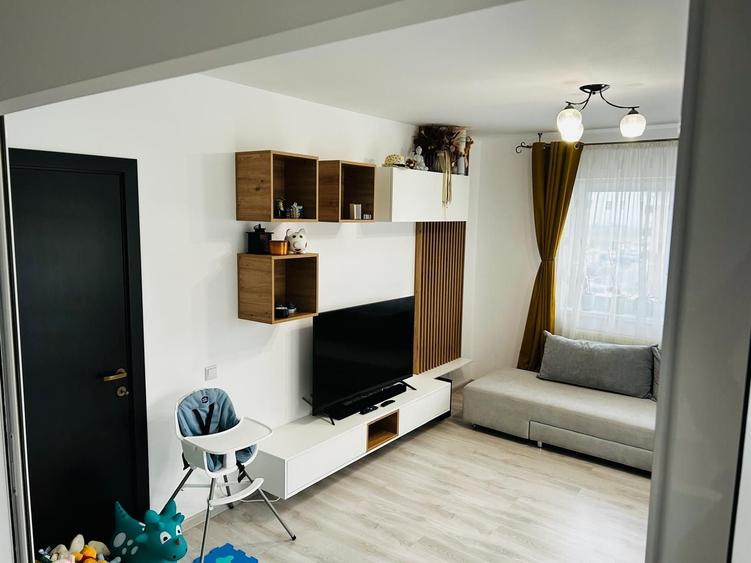 Apartament cu 2 camere decomandat în Sânpetru