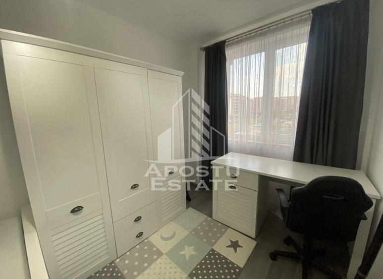 Apartament cu 3 camere decomandat, mobilat în Torontalului