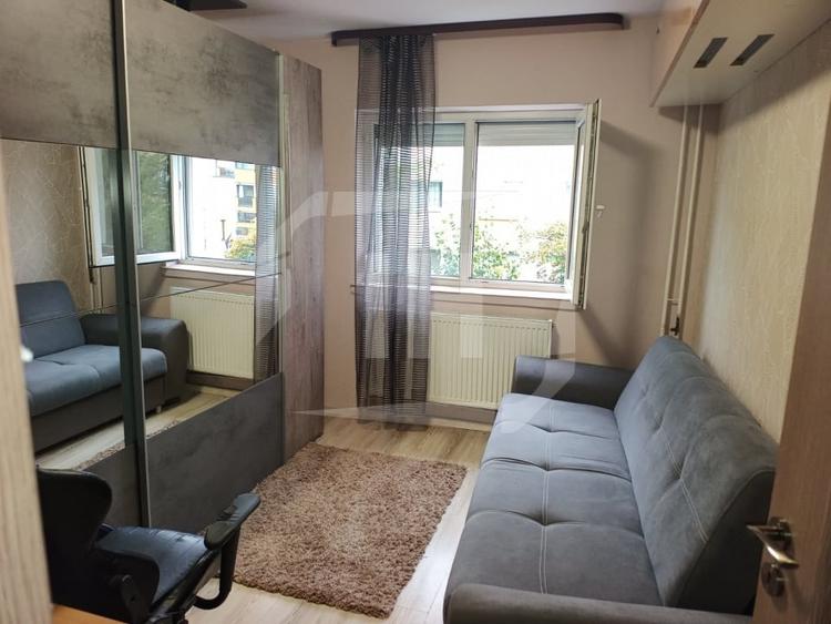 Apartament cu 3 camere decomandat, mobilat în Între Lacuri