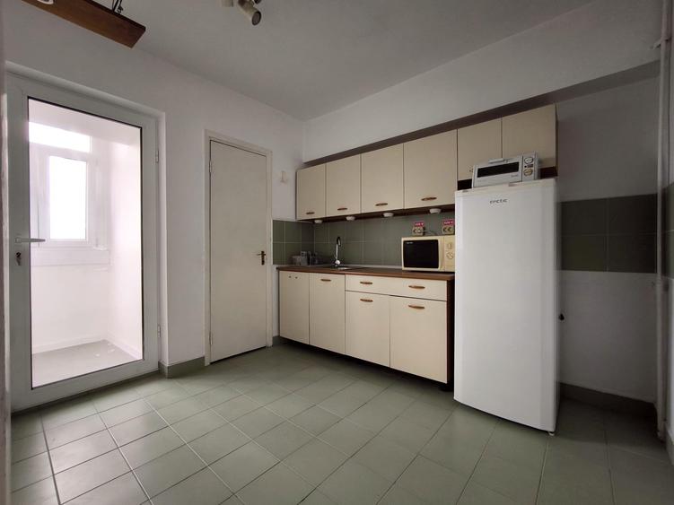 Apartament cu 4 camere în Obor