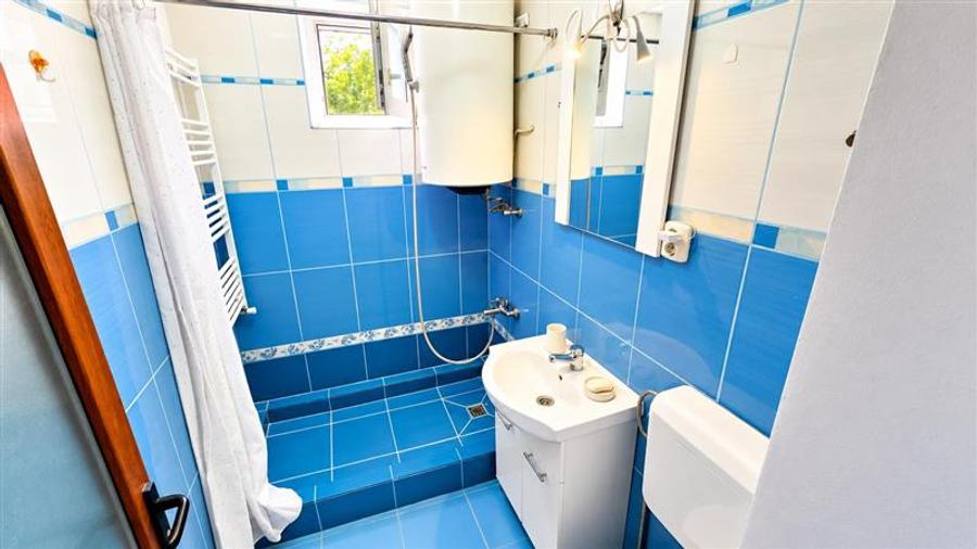 Apartament cu 2 camere decomandat, mobilat în Vest