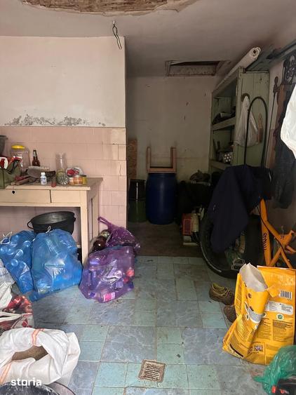 Casă cu 3 camere cu Teren 1300 Mp în Central