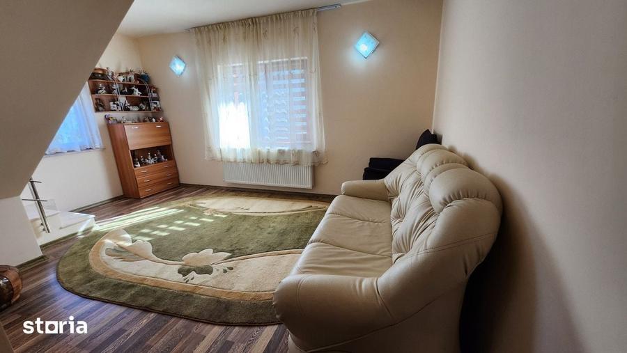 Casă cu 4 camere cu Teren 595 Mp în Prundu