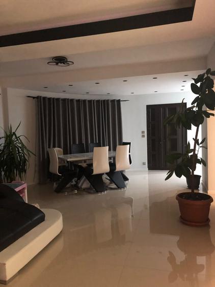 Casă individuală cu 5 camere cu Teren 300 Mp în Micești