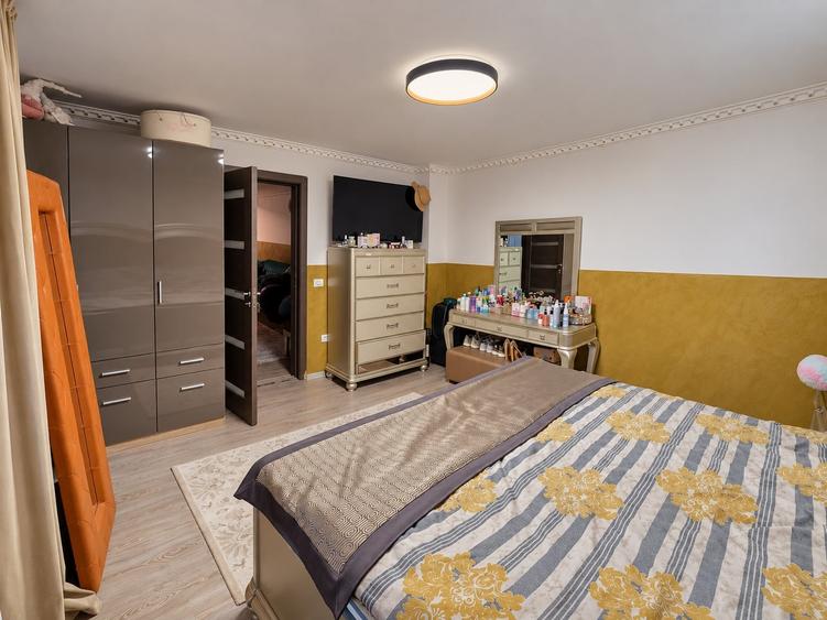 Casă individuală cu 3 camere cu Canalizare în Andronache