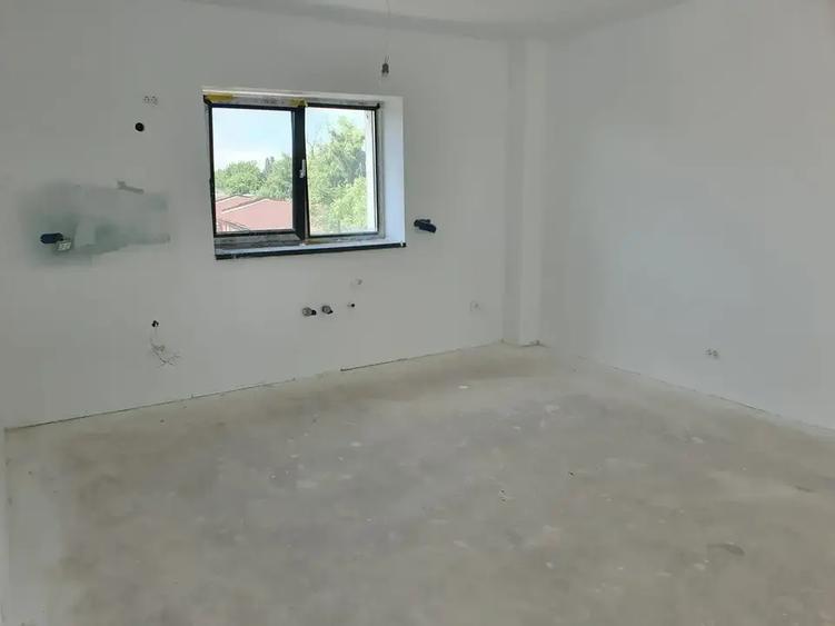 Apartament cu 3 camere decomandat în 13 Septembrie
