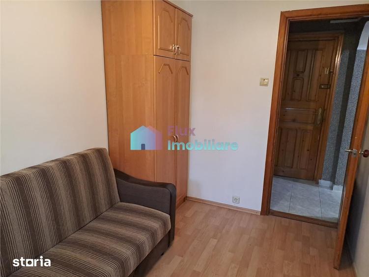 Apartament cu 3 camere semidecomandat în Burdujeni