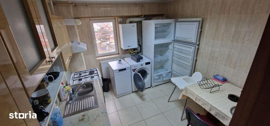 Apartament cu 3 camere decomandat în Faleza Nord