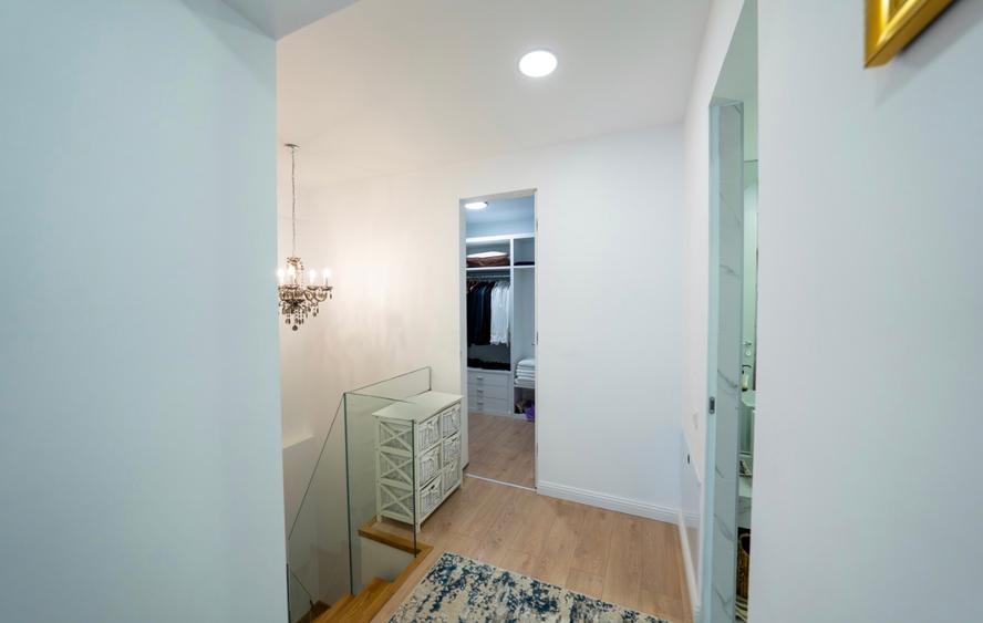 Apartament cu 3 camere decomandat, mobilat în Politehnica