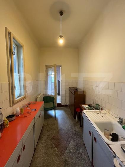 Casă individuală cu 3 camere cu Canalizare în Dâmbul Rotund