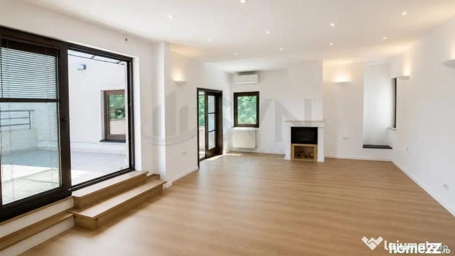Apartament cu 5 camere decomandat în Kiseleff