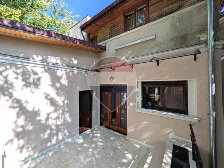 Apartament cu 4 camere decomandat în Aviatorilor