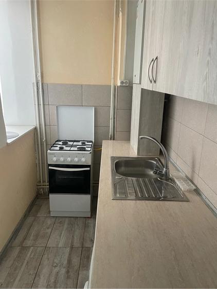 Garsonieră decomandată în Noua