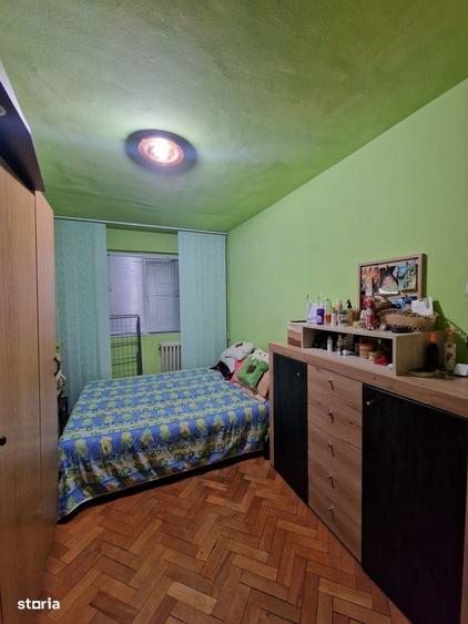 Apartament cu 3 camere semidecomandat în Șagului