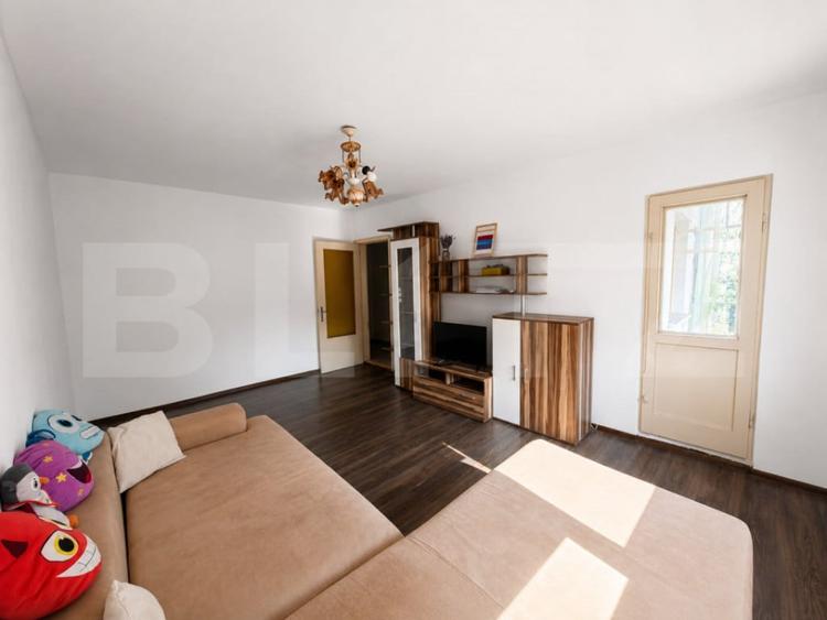 Apartament cu 2 camere decomandat în 1 Mai