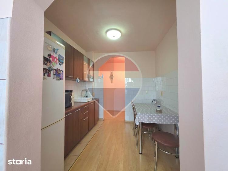 Apartament cu 2 camere decomandat în Vitrometan