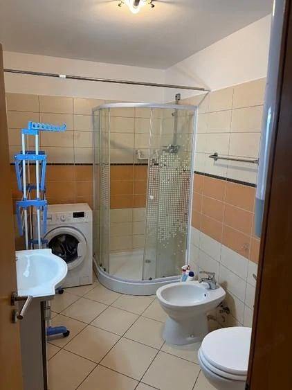 Garsonieră decomandată în Central