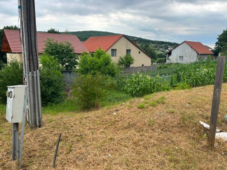 Teren Construcții intravilan de 800 mp, în Nord