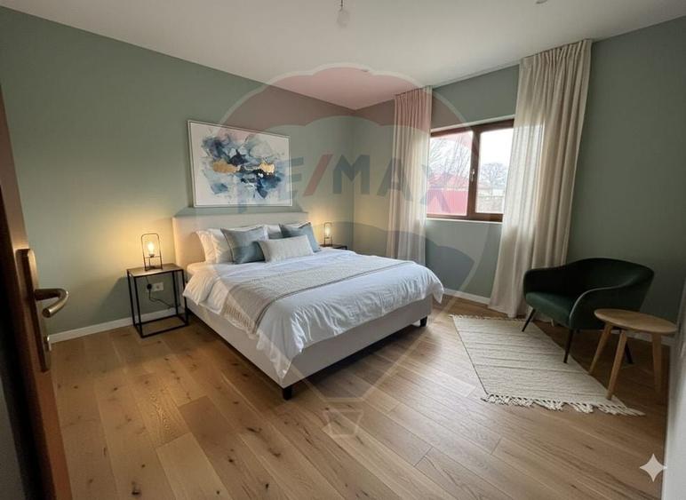 Casă individuală cu 5 camere cu Teren 1300 Mp în Lungulețu