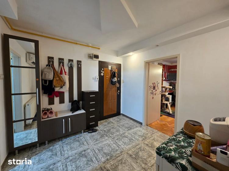 Apartament cu 3 camere decomandat, mobilat în Central