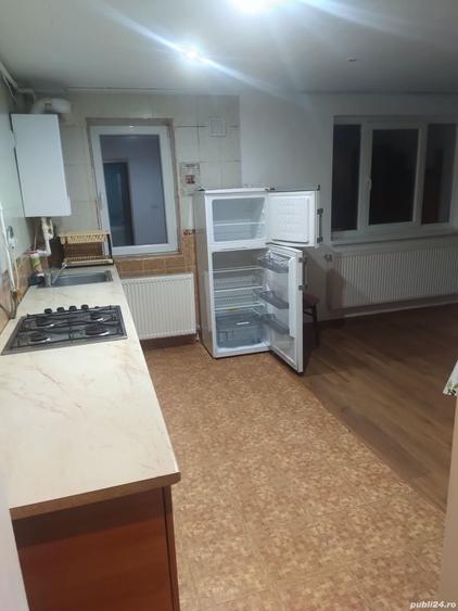 Apartament cu 2 camere decomandat în Petrila