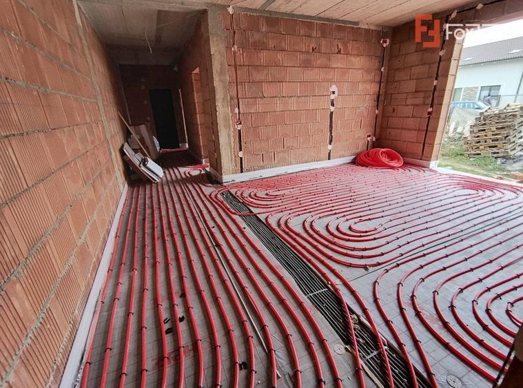 Apartament cu 2 camere în Plopi