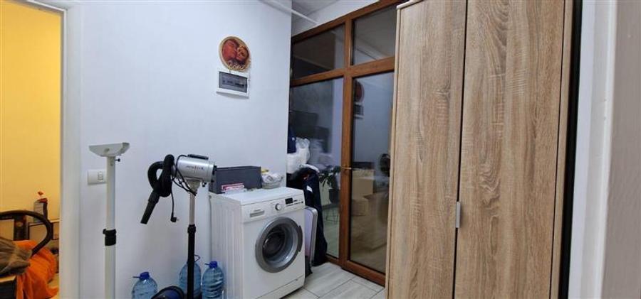 Spațiu comercial, de 50 mp, în Central