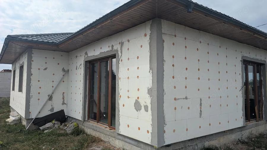 Casă cu Teren 487 Mp în Central