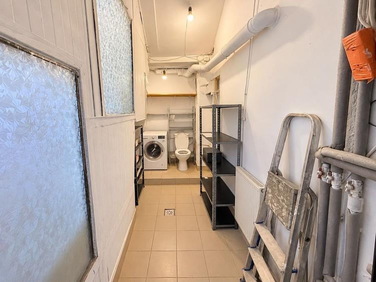 Casă cu 6 camere cu Canalizare în Centrul Istoric