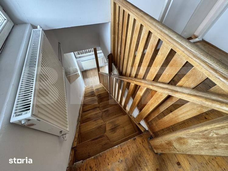 Casă cu 6 camere cu Teren 250 Mp în Central
