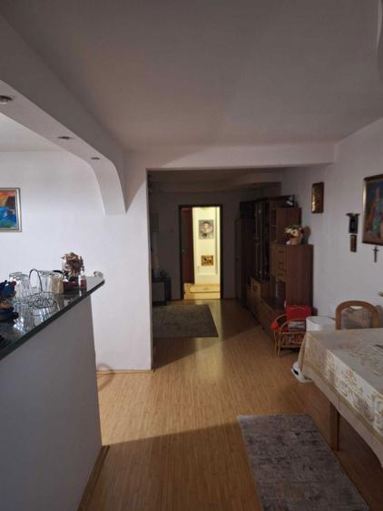 Vand apartament cu 4 camere, etaj.2, zona Crisana-Kisellef - 7