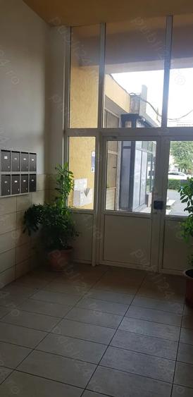 Apartament cu 3 camere decomandat în UTA