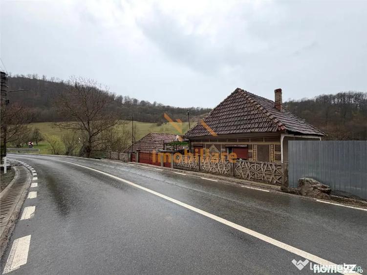 Casă cu 4 camere cu Teren 2846 Mp în Călățea