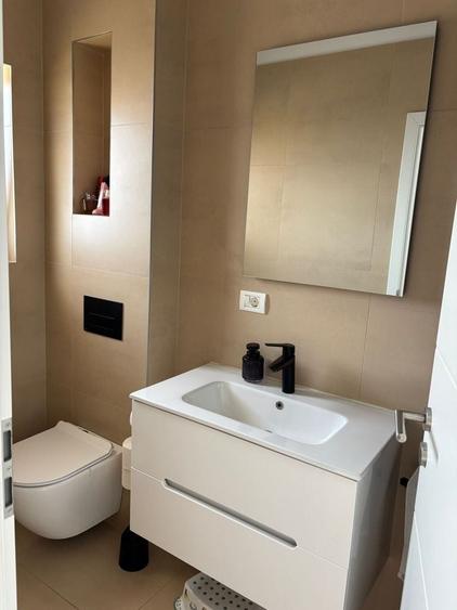 Apartament cu 4 camere decomandat, mobilat în Moșnița Nouă