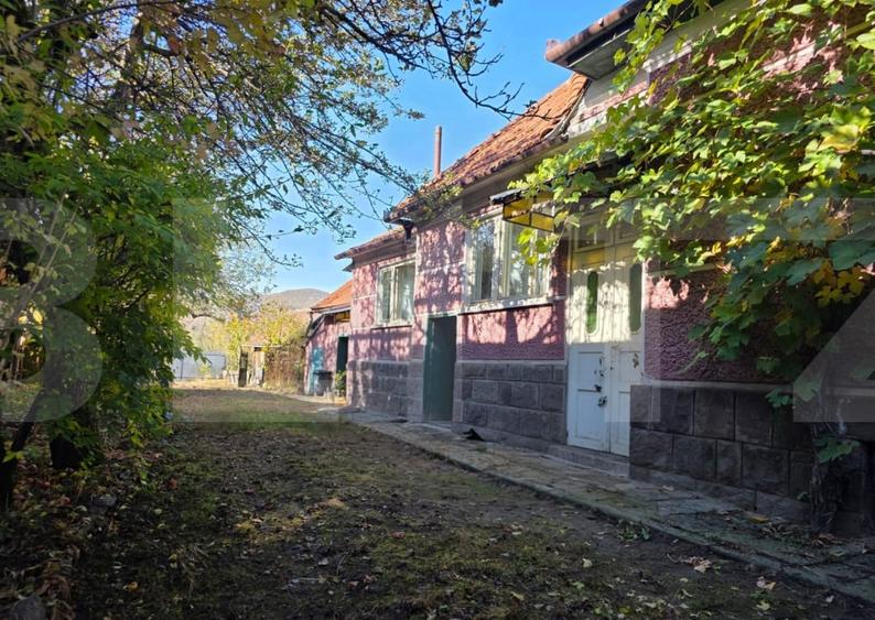 Casă individuală cu 5 camere cu Canalizare în Micfalău