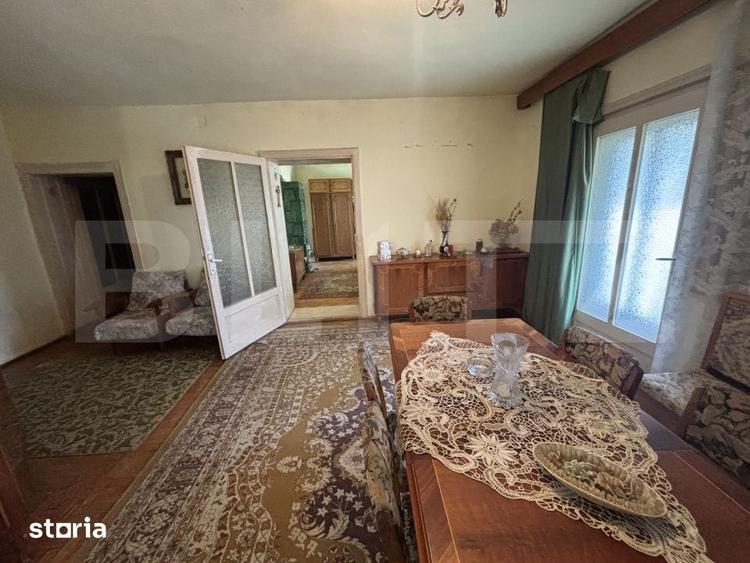 Casă cu 5 camere cu Teren 900 Mp în Pericei