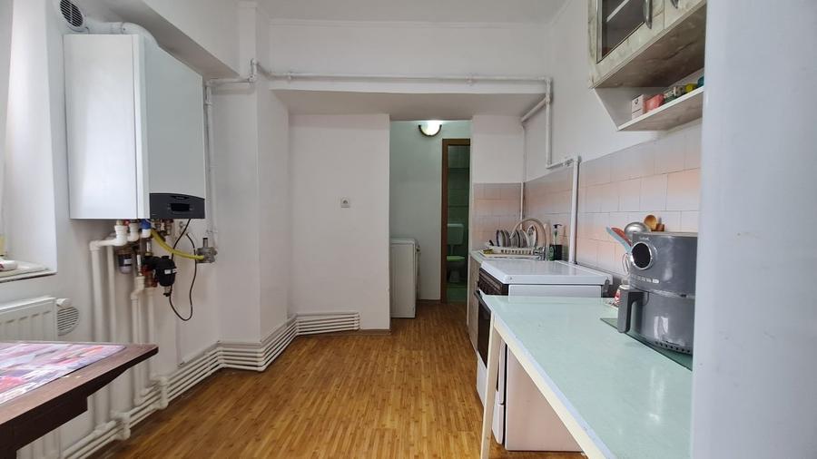 Apartament cu 2 camere decomandat, mobilat în Câmpineanca