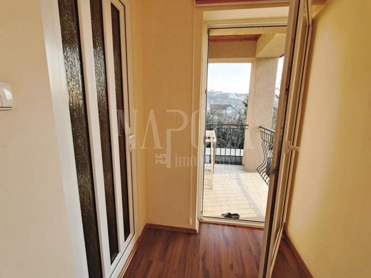 Casă individuală cu 5 camere cu Canalizare în Dâmbul Rotund
