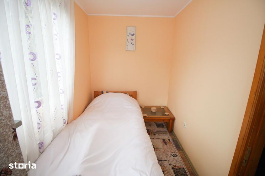 Casă cu 8 camere cu Teren 137 Mp în Central