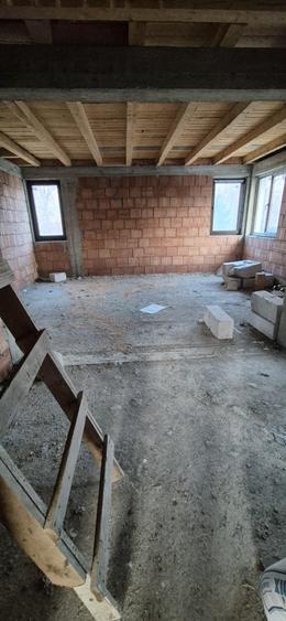 Casă individuală cu 3 camere cu Canalizare în Ciritei