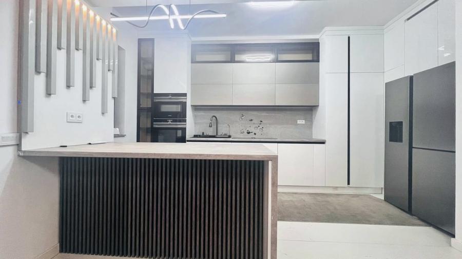 Apartament cu 4 camere, mobilat în Pipera