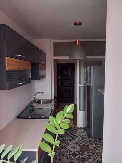 Apartament cu 2 camere semidecomandat în Olimpia-Stadion