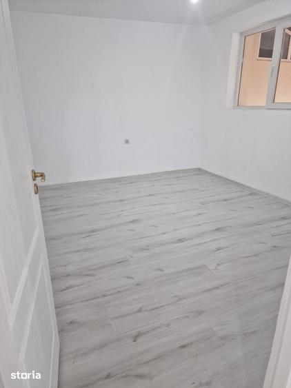 Casă cu 4 camere cu Teren 1000 Mp în Căianu