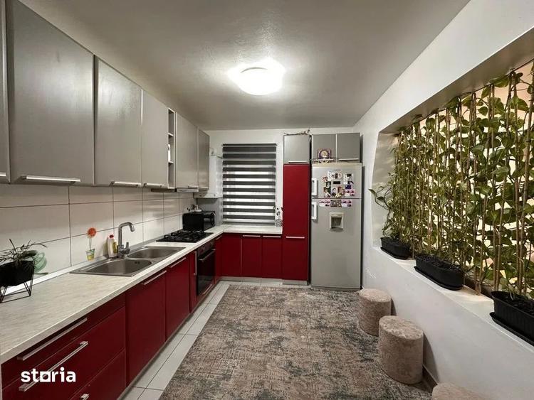 Apartament cu 3 camere semidecomandat, mobilat în Florești — fotografia 3