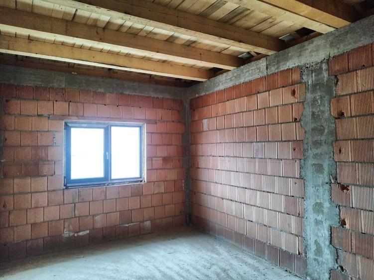 Casă cu 4 camere în Șelimbăr